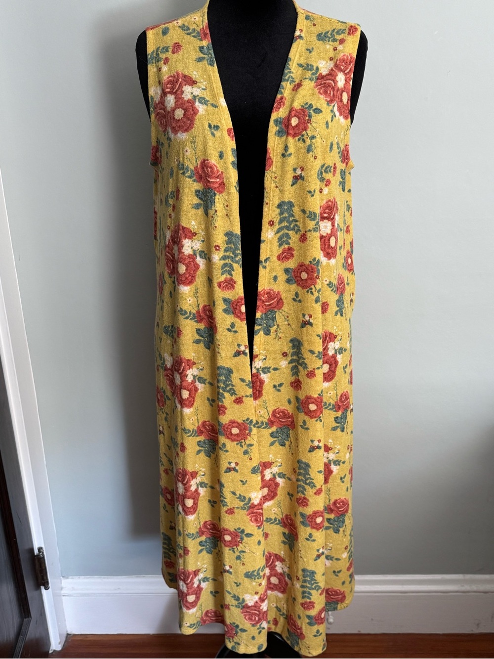 LuLaRoe Yellow Floral Knit Long Vest with Red Roses - Size Medium